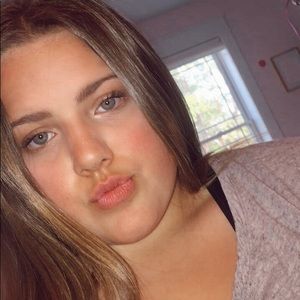 Meet your Posher, Clara